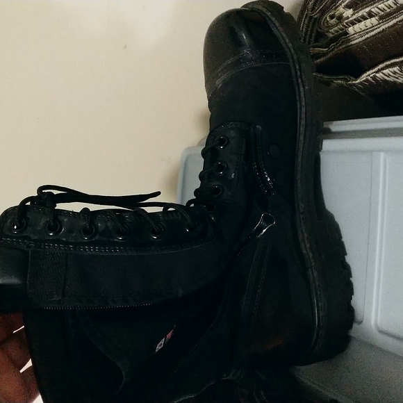 Size 13 black steel toe boots. - Picture 4 of 10
